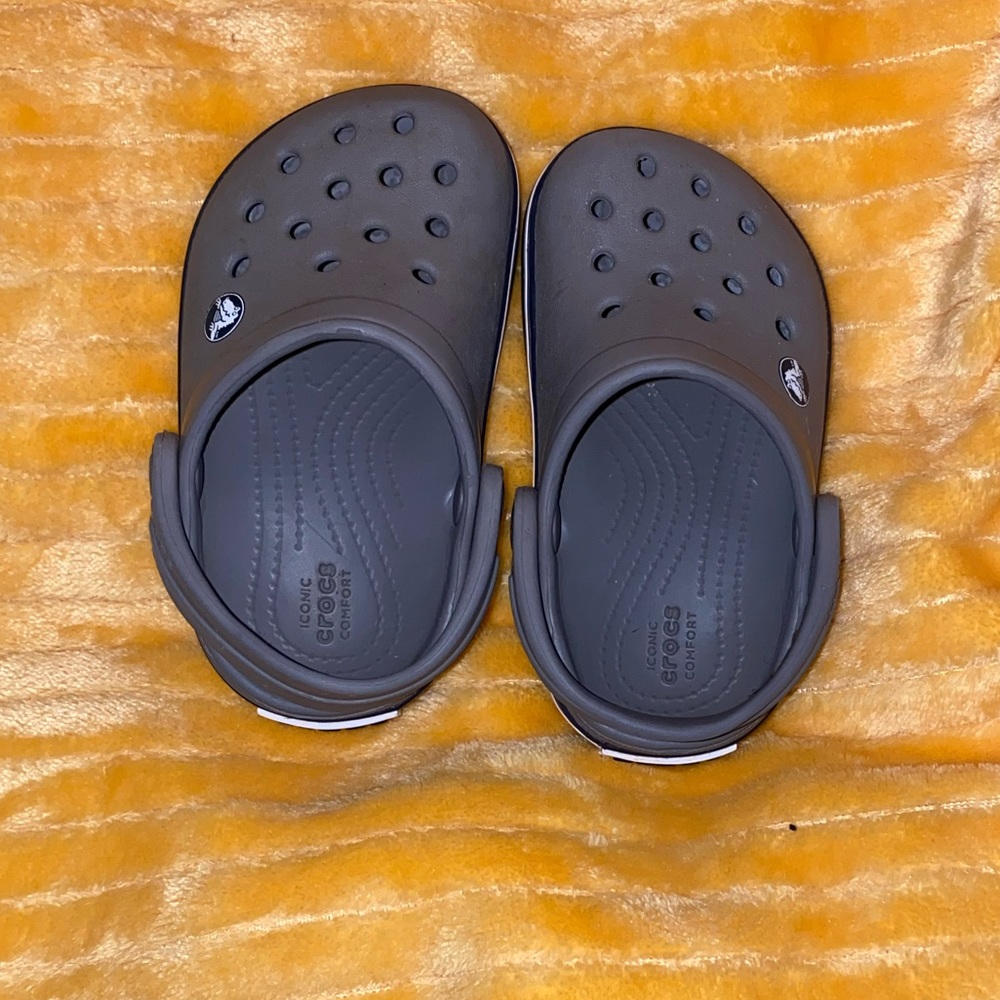 Gray crocs toddler size 5c